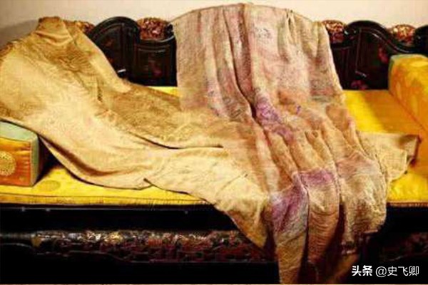 乾隆皇帝裹尸布,乾隆墓被子
