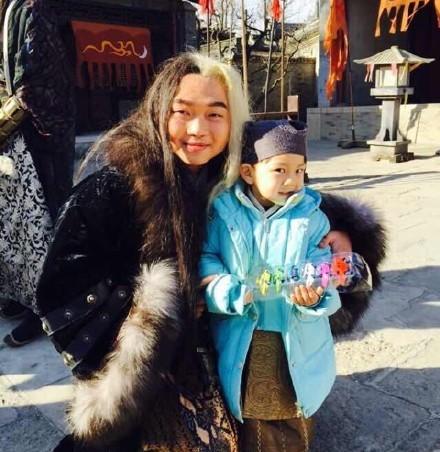 他卖丑成名，拍戏从未让周星驰喊NG，今股沟男发福变呆萌大叔