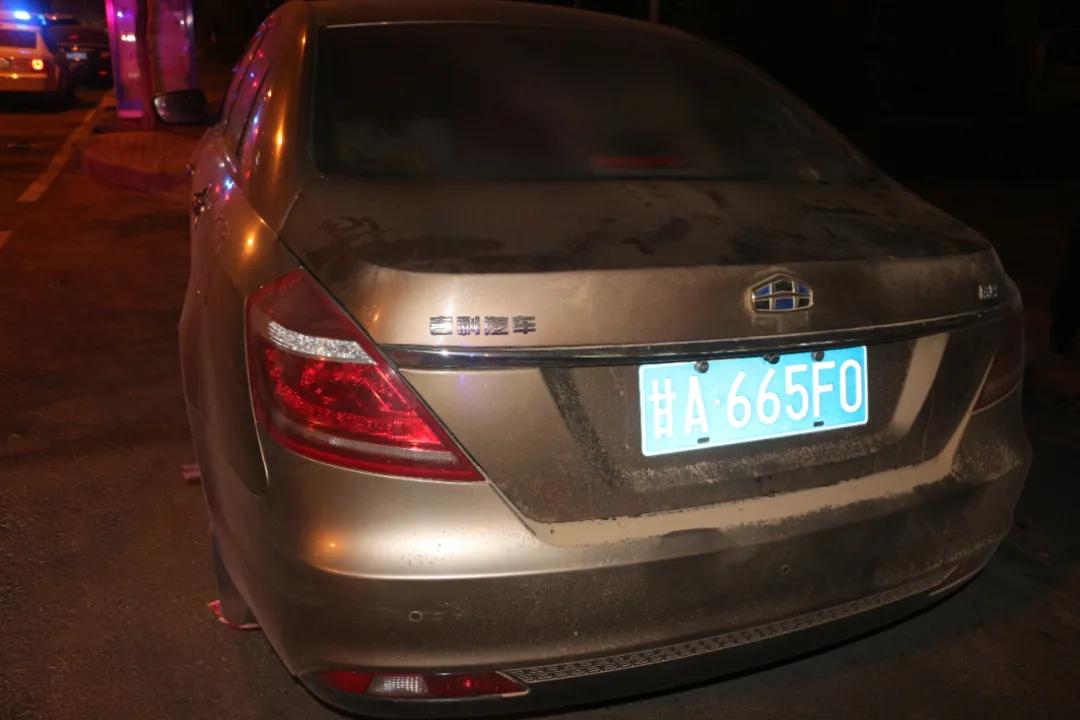 占用消防通道的车主应该怎么处罚,占用消防通道的私家车被拖走