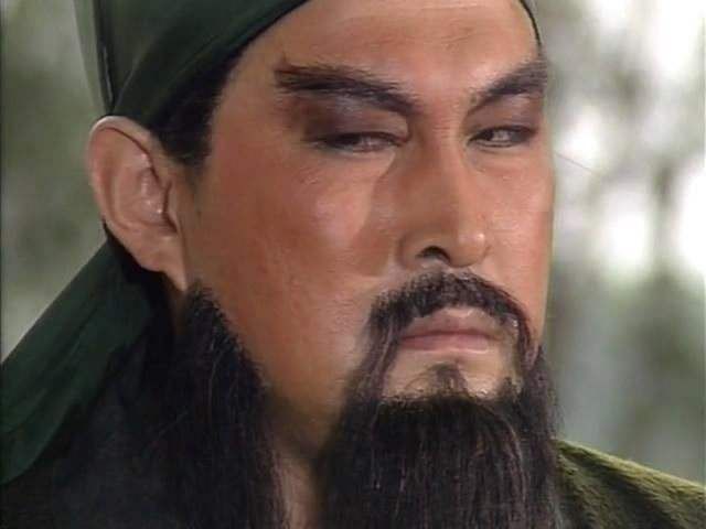 为什么关羽总是眯着眼睛？