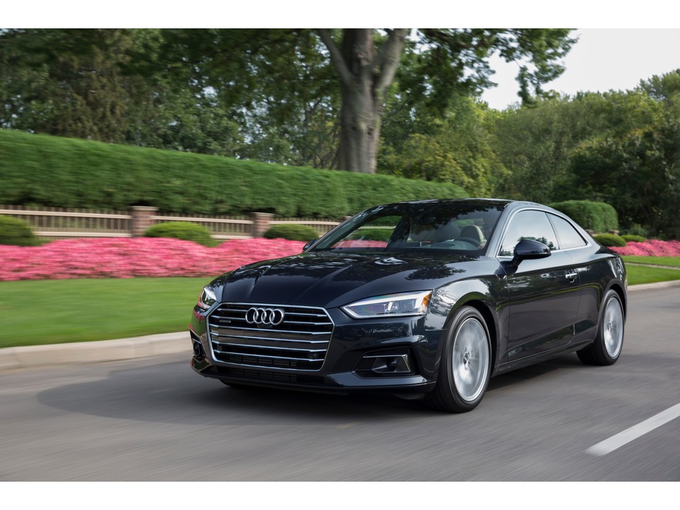 全新奥迪a5加长版曝光,奥迪a5sportback运动款纳瓦拉蓝