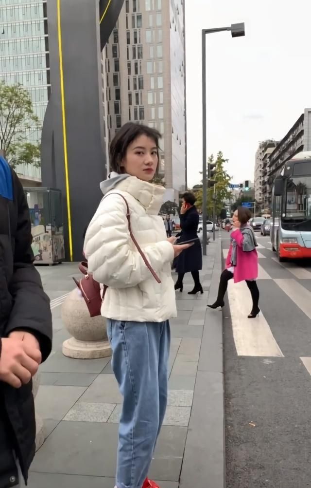 烂大街牛仔裤图片,烂大街牛仔裤穿搭图片