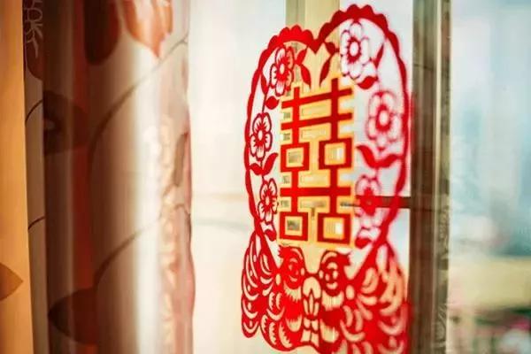 一张喜字贴,贴喜字的讲究