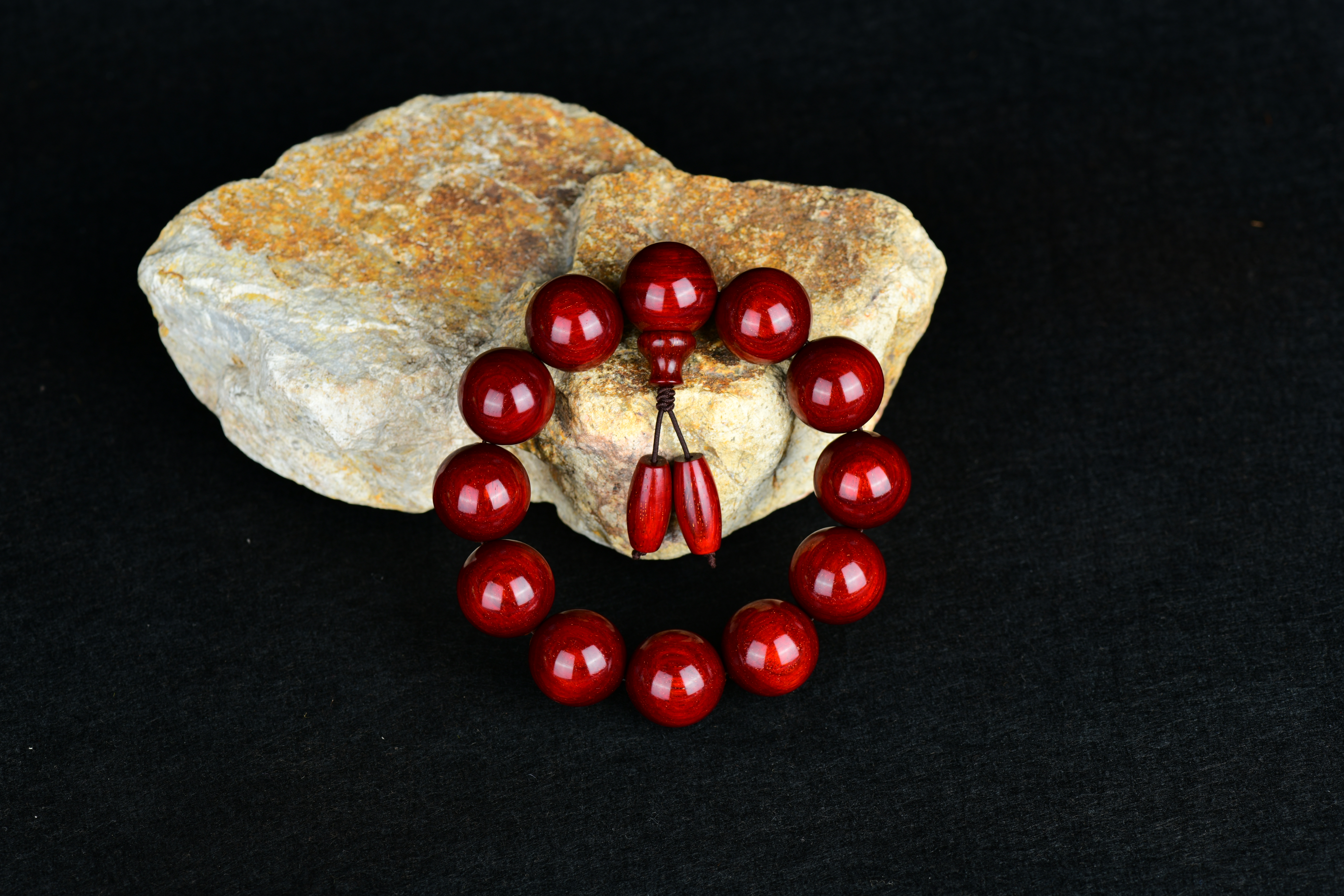 好的小叶紫檀有什么特点,什么样的小叶紫檀好