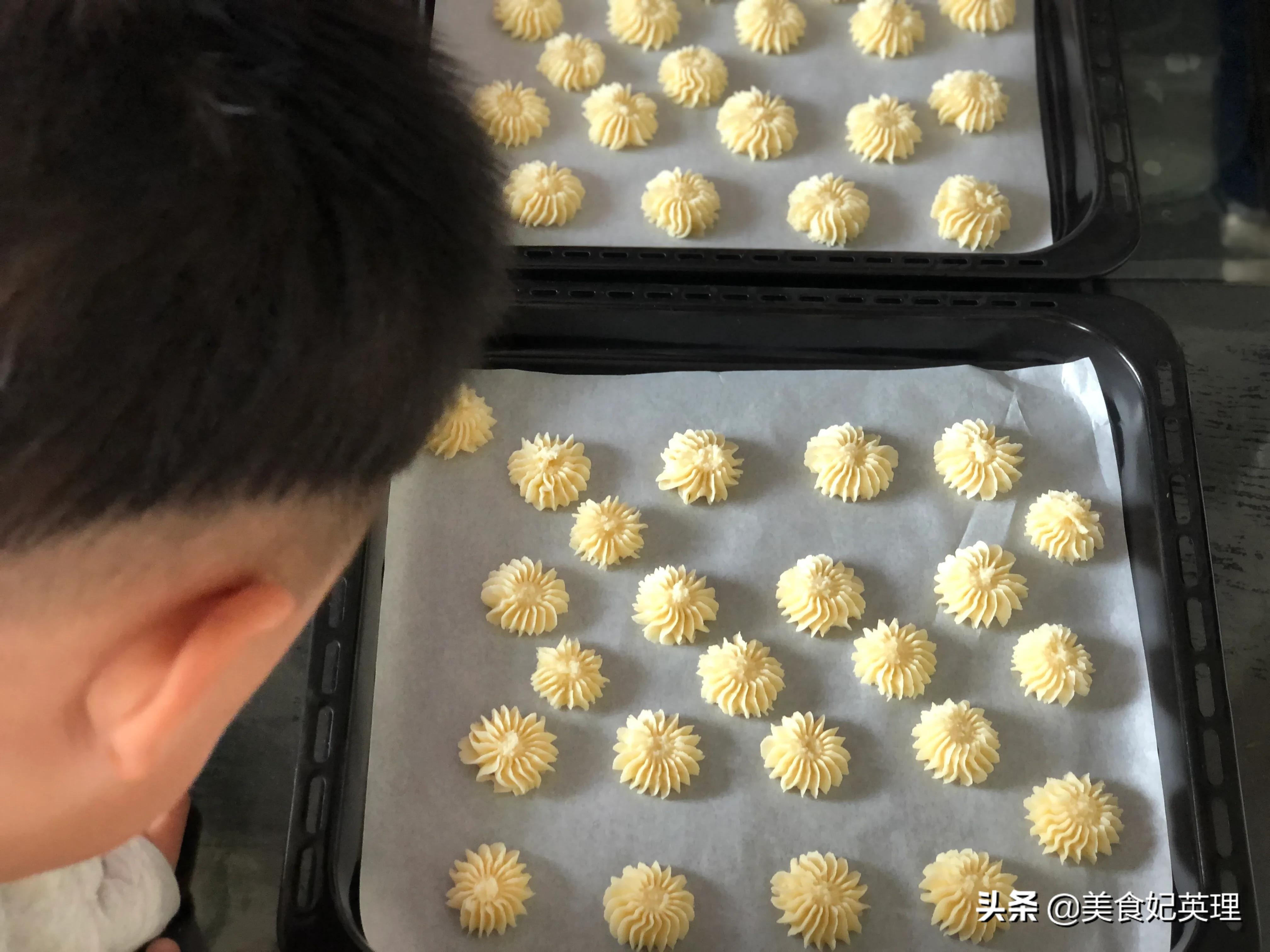 曲奇饼干要怎么挤出来才好看,如何让曲奇饼干更酥脆