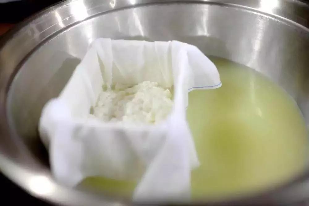 增肌蛋白粉的功效与禁忌 (蛋粉怎样吃才能增肌)