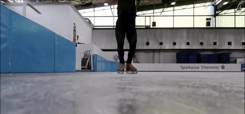 如何在冰面上优雅的滑冰？你需要了解这些科学原理