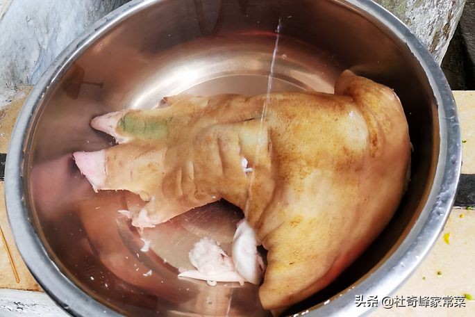 年夜饭猪蹄汤寓意,年夜饭必备家常菜猪蹄寓意