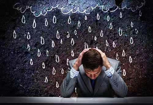 下岗女工逆袭成百亿富豪,十年不与父亲往来,6千元买秘方创奇迹