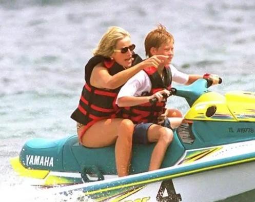 戴安娜第七个情人陪她命丧巴黎,戴安娜的最后一次婚礼