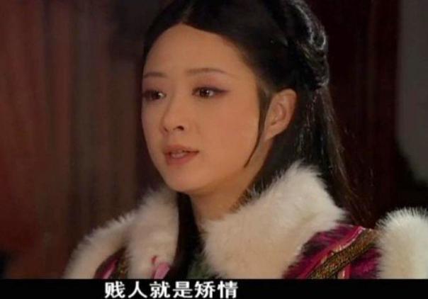 她暗讽姚晨出轨，给粉丝发6万红包，发博拒演“华妃”却被吐槽