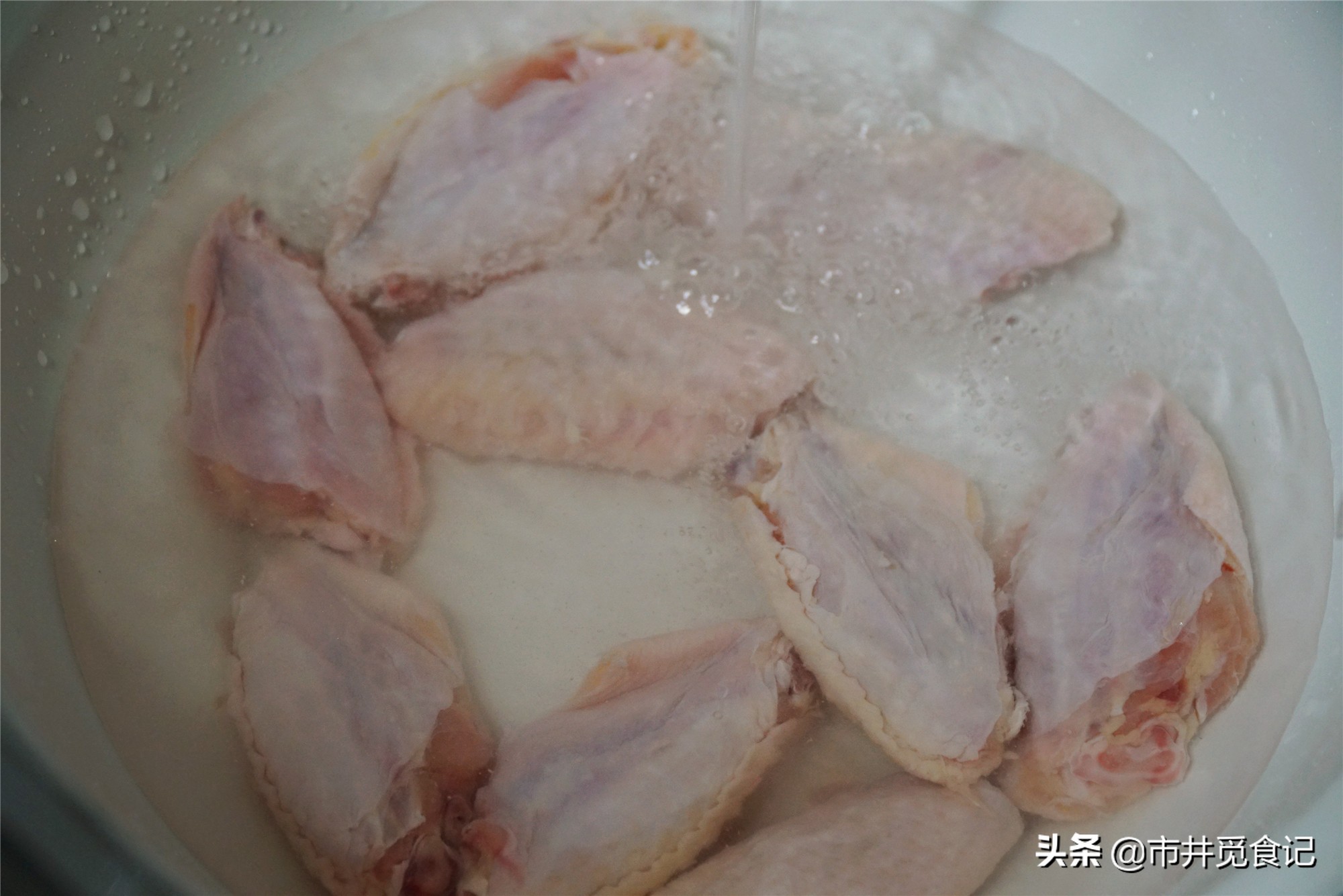 鸡翅直接油炸好吃,鸡翅直接烤还是煮熟