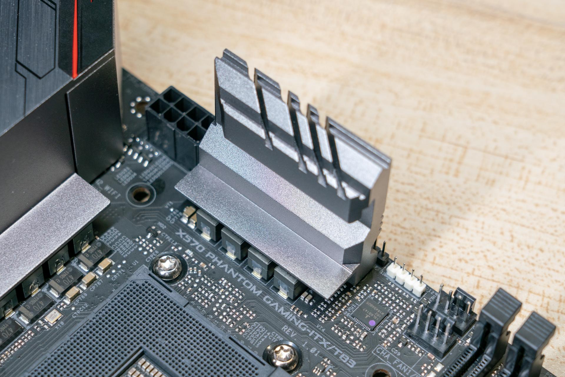 华擎x570phantomitx,华擎x570itx雷电3