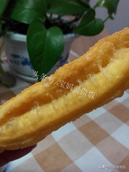 发面小油条怎么做酥脆松软,家常小油条的做法和发面全过程