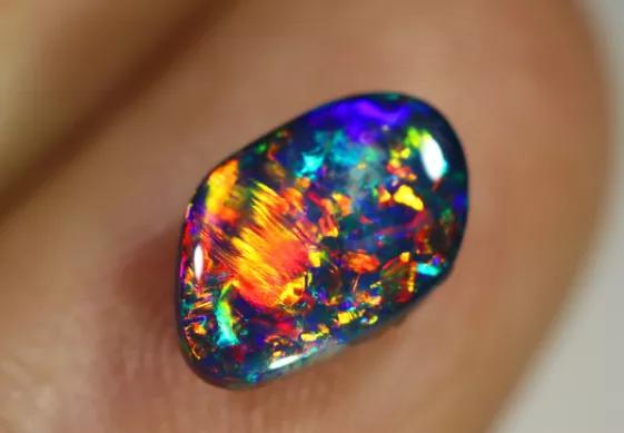 你知道玉是什么吗,你戴的是什么玉