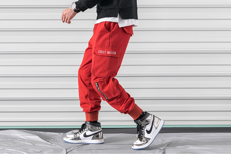 aj篮球鞋搭配什么裤子好看,什么样的宽松裤子配高帮aj好看