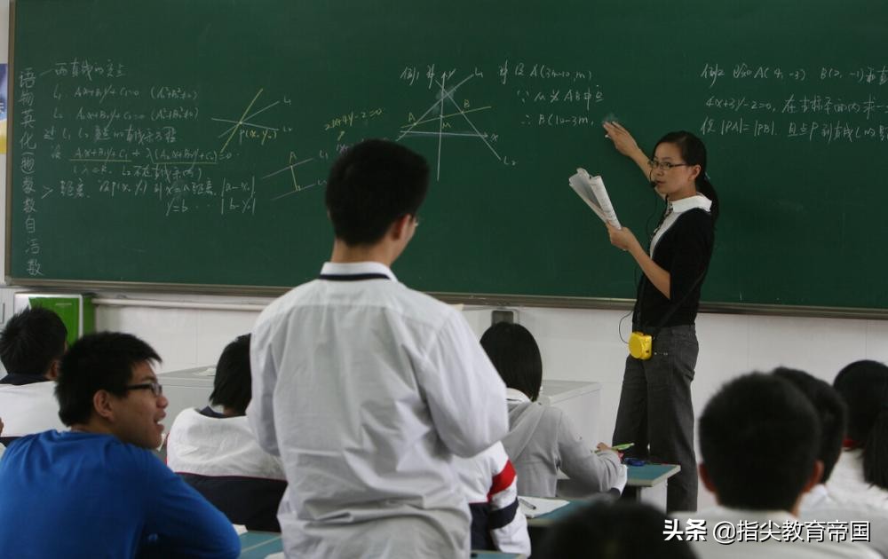 中考将近，学生仍沉迷手机怎么办？学校配合家长出高招，效果如何
