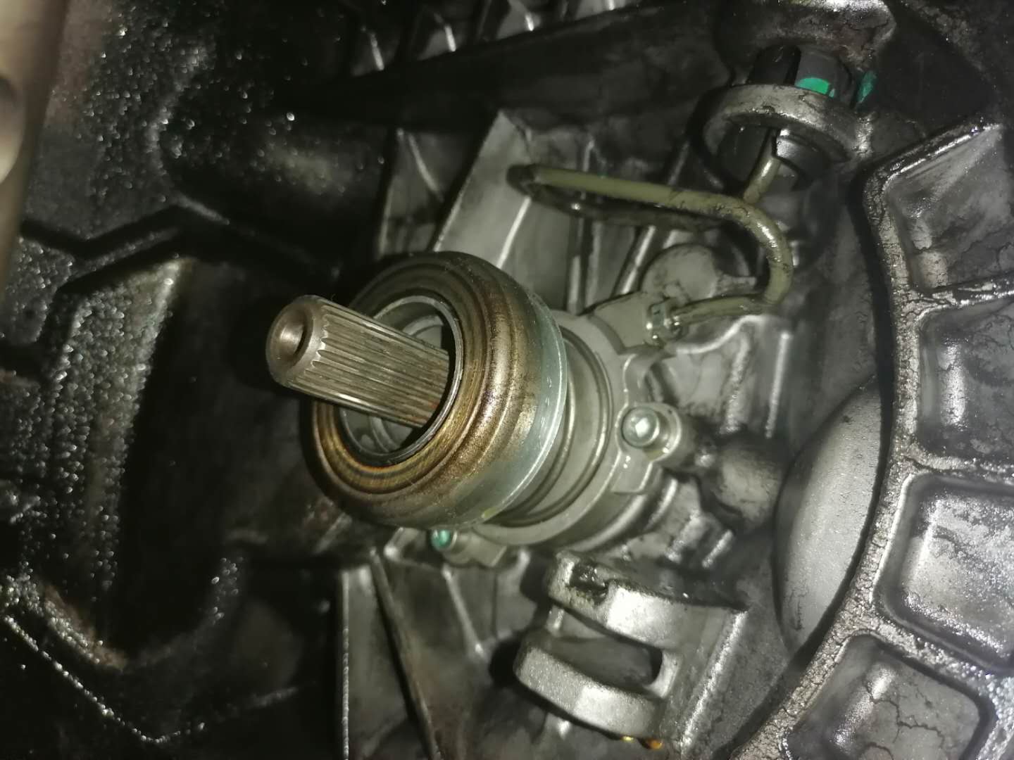 科鲁兹换了离合分泵挂挡不会走,科鲁兹分离轴承老是泄压怎么回事