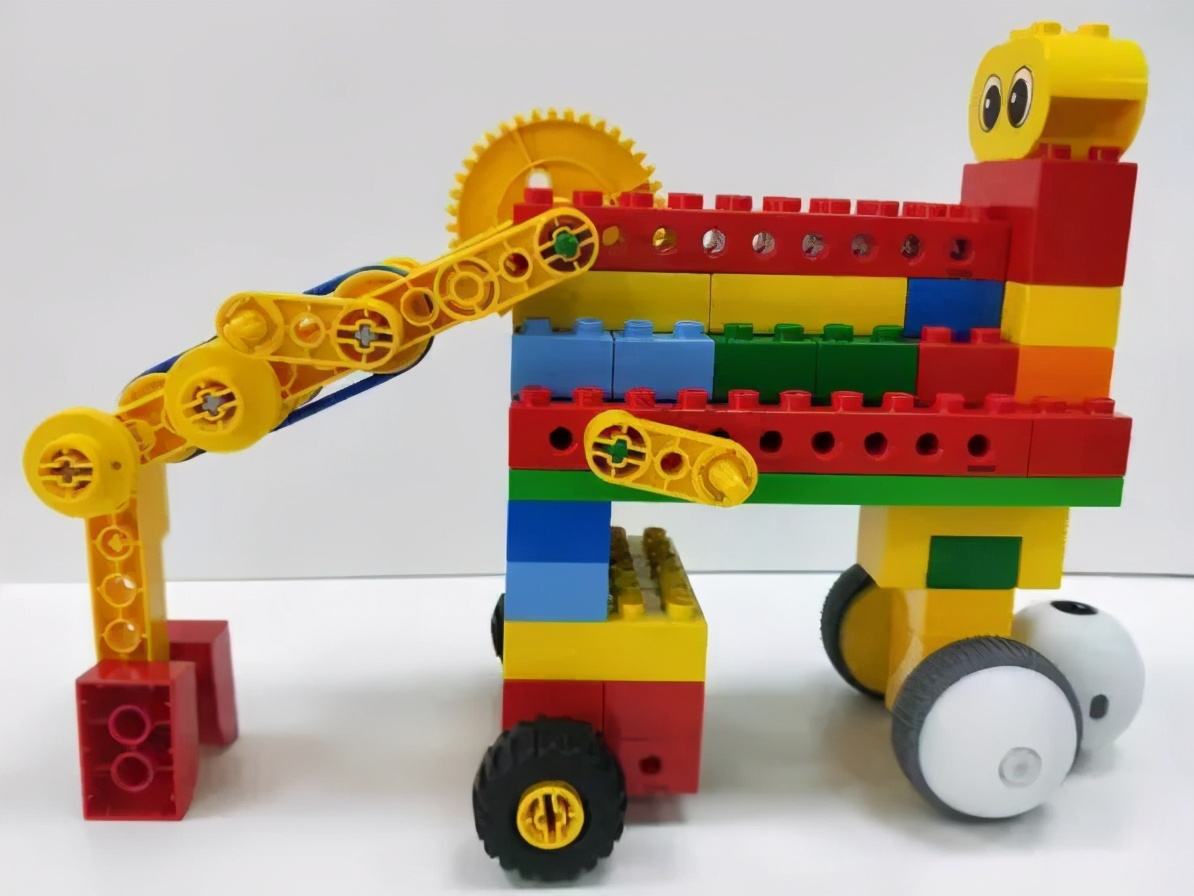 挖掘机有什么吸引力,儿童挖掘机靠什么动力