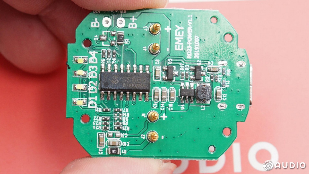 足球篮球蓝牙耳机拆解,足球款蓝牙耳机