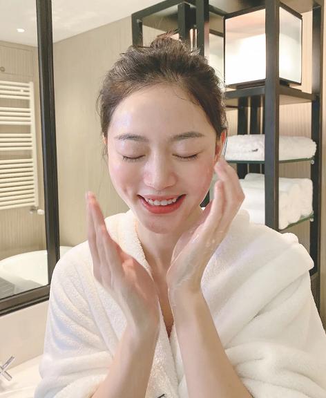 张馨予李佳琦面霜,张馨予李佳琦面膜