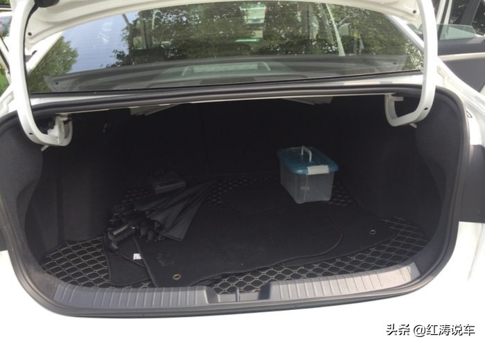 买了一辆大众新速腾1.2T，车主：品质很让人放心，可动力不吐不快