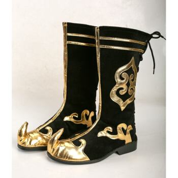 古人的鞋头为什么要翘起来,古人鞋子的头怎么是翘起来的