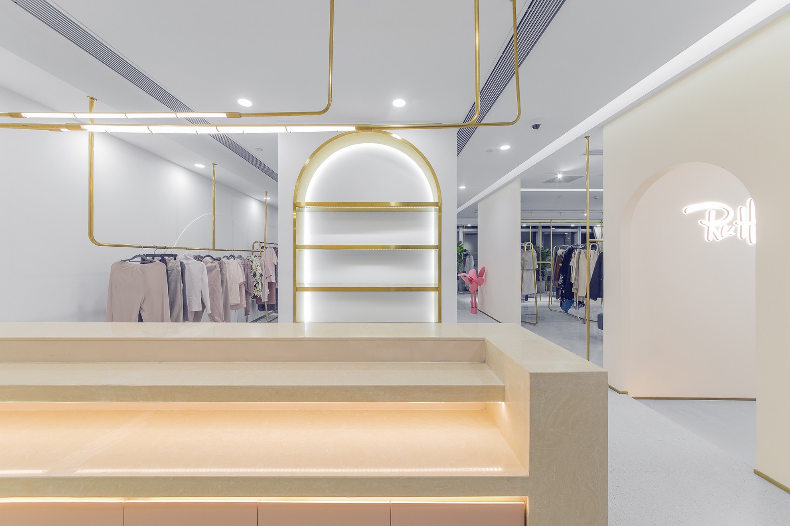 打造电商孵化基地,打造新型电商产业平台基地