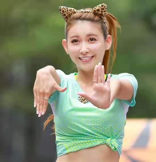 蝴蝶姐姐简恺乐完整视频,蝴蝶姐姐简恺乐食全食美