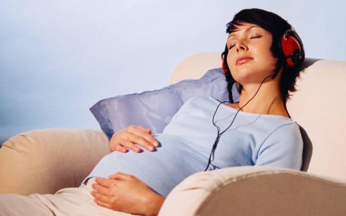 孕妇梦到生下蛇宝宝咋回事,孕妇胎梦梦到一条大蛇