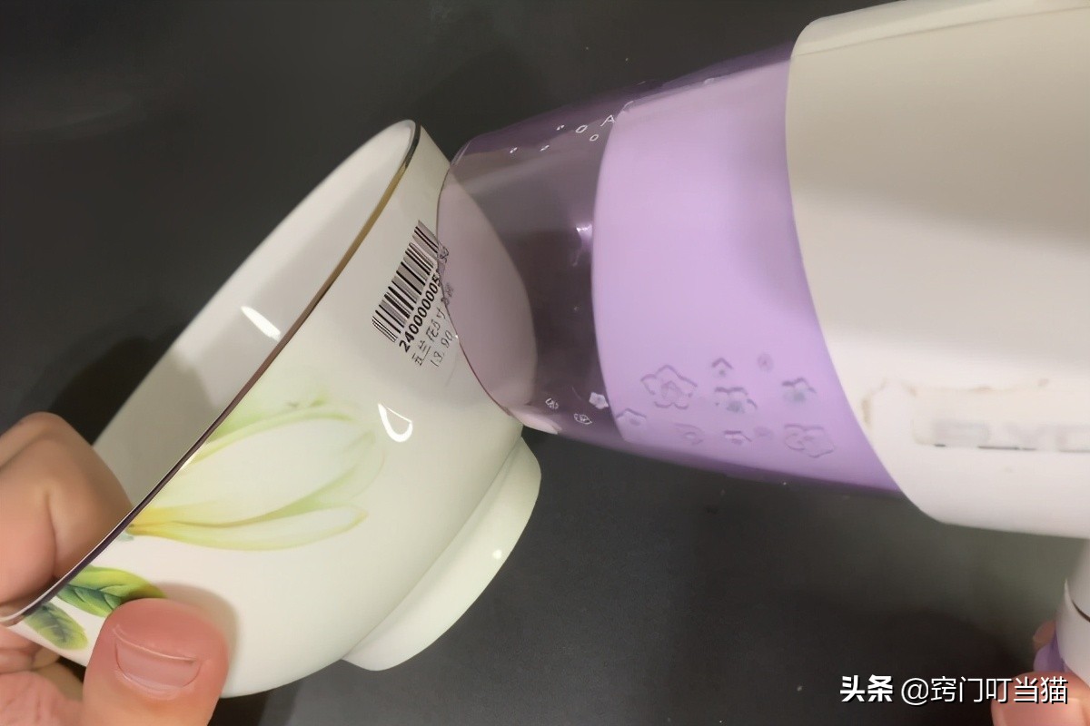 新盆子的标签留下的胶印怎么去除,锅上标签胶印怎么去除小窍门