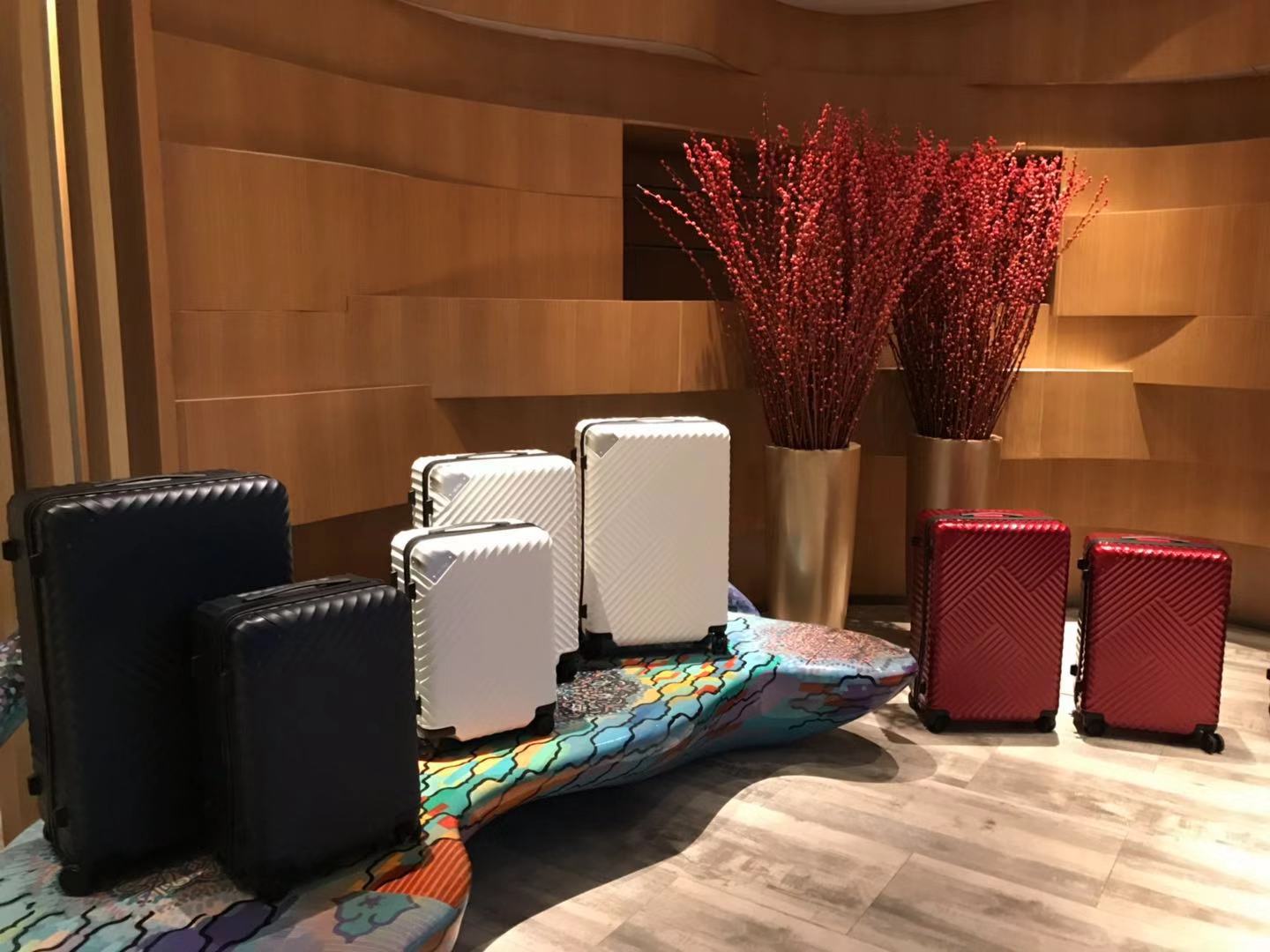 旅行箱轮子上有型号吗,旅行箱的轮子怎么弄