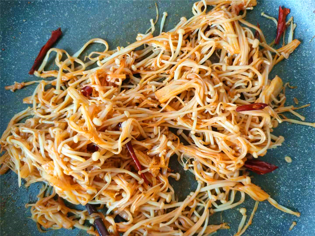 麻辣金针菇做法不辣还好吃,麻辣金针菇怎么做好吃又简单视频