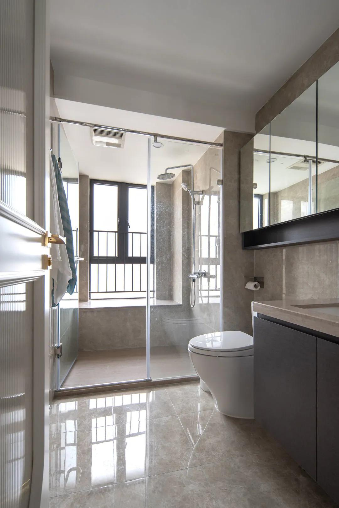 95后小姐姐温暖三居，家里电视背景和餐桌竟然都是悬浮的