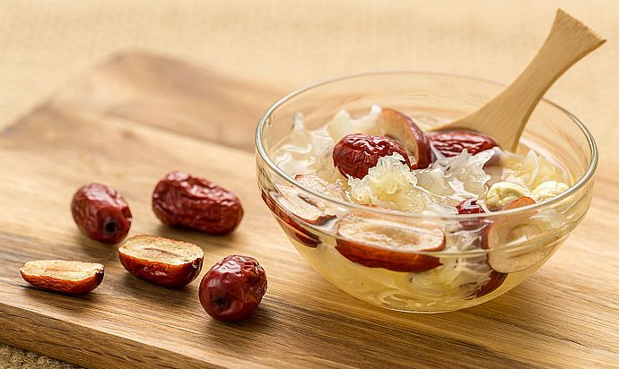 皮肤干燥中医教你补水小妙招,还在为皮肤干长皱纹和敏感发愁吗