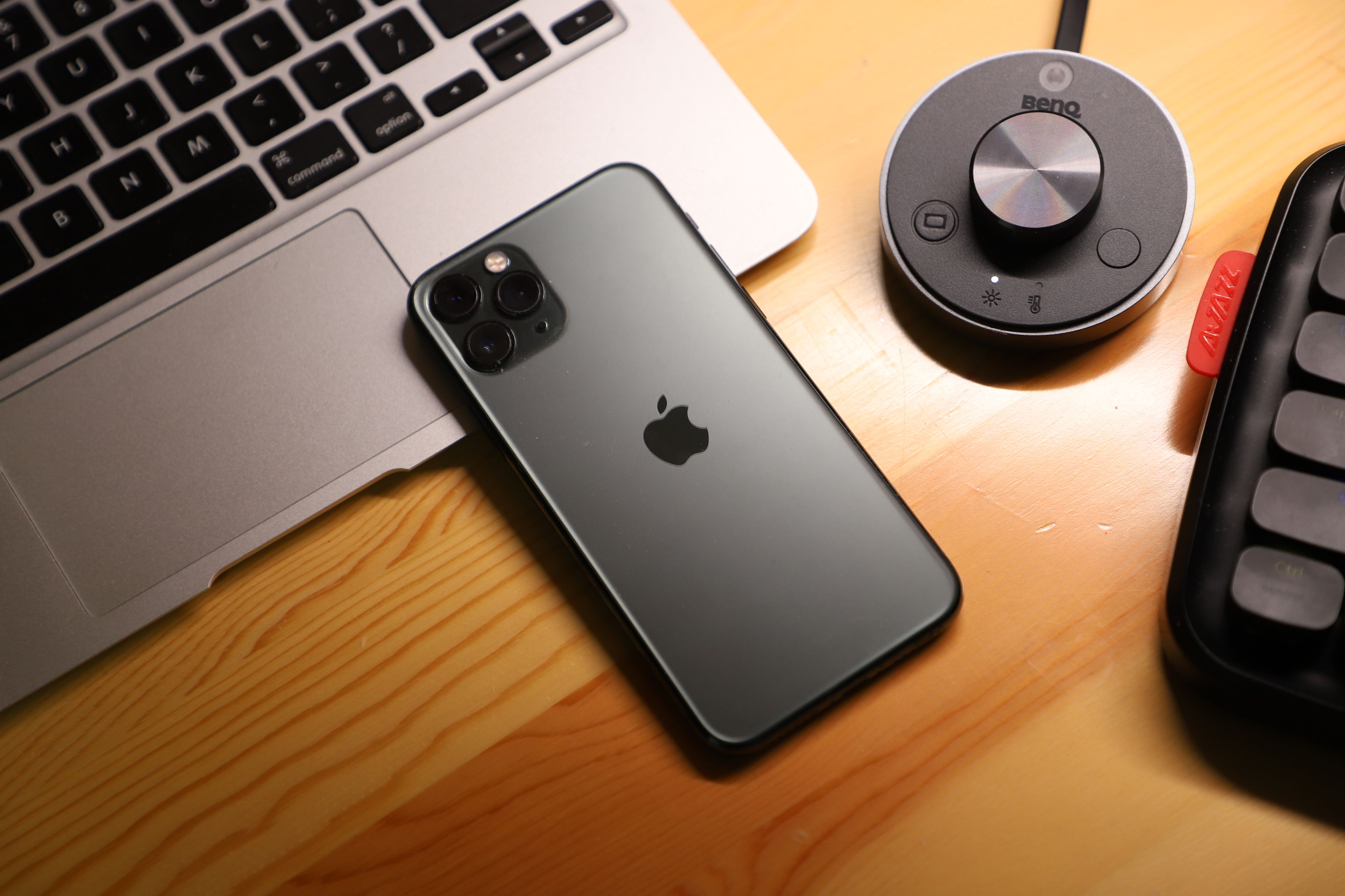 最简单的宅家工作台,在家办公小物件