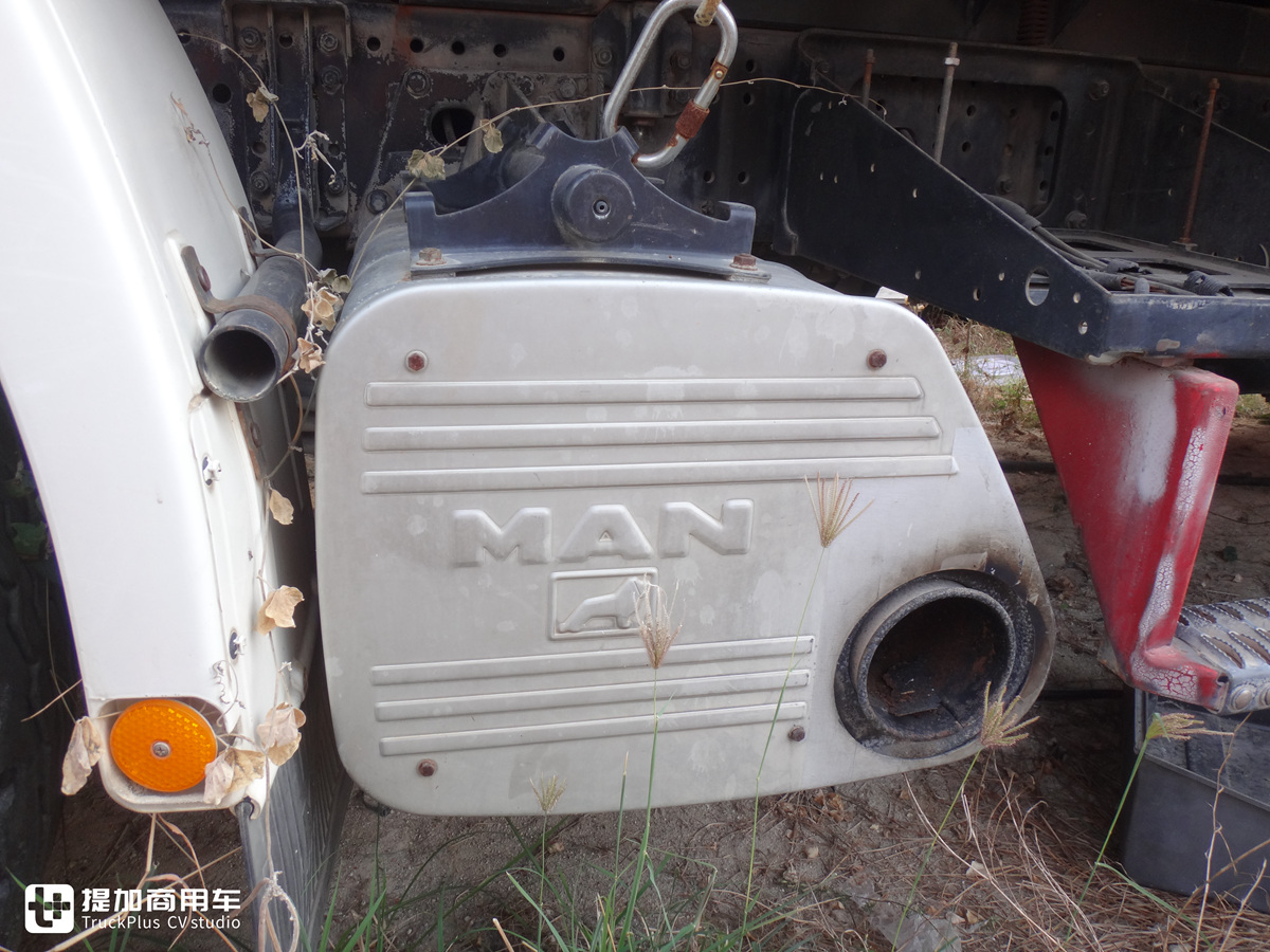 少见的斯太尔原装进口卡车实拍，底盘配置比国产的91系列给力多了