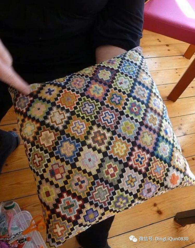 绣好的十字绣抱枕,十字绣新款圆形抱枕图案大全