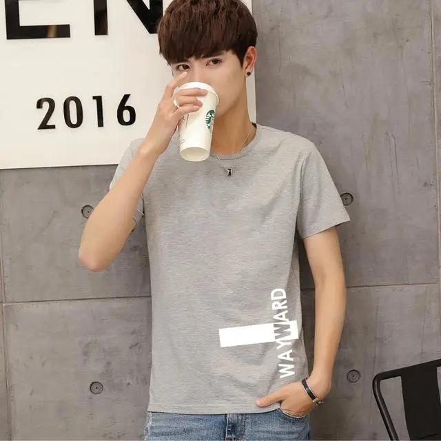 哇塞！43岁舅舅这样穿T恤，帅的让人心动，整条街回头率都归他