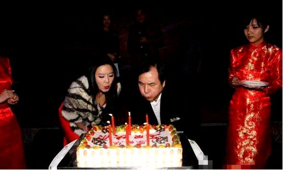 章光李晓华,卖冷饮的北京首富