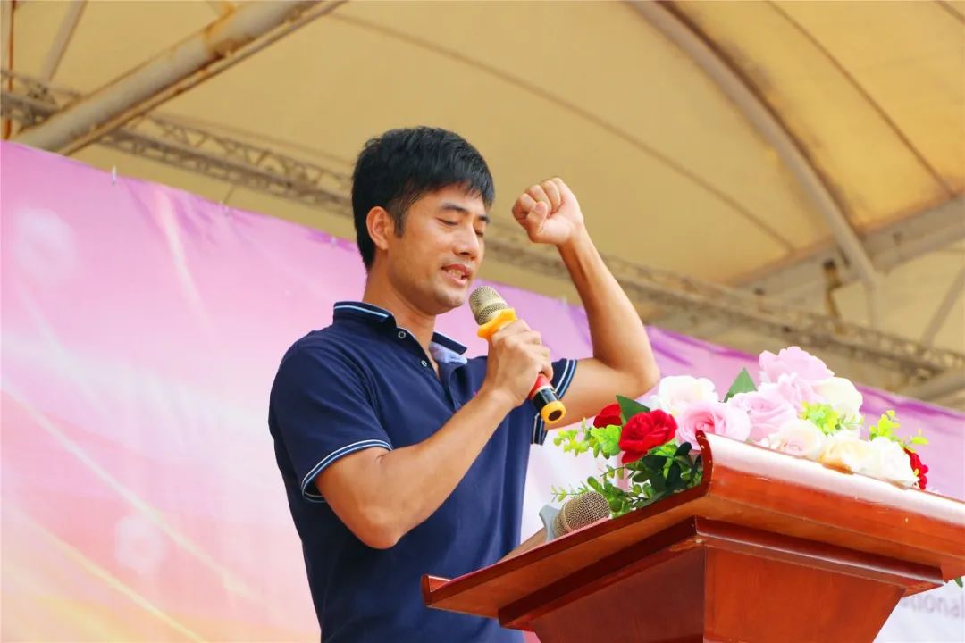 校园足球点燃绿茵梦想,校园足球联赛拉开序幕