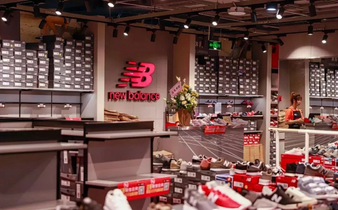 买阿迪耐克在哪里买保真又便宜,耐克阿迪哪里买最便宜