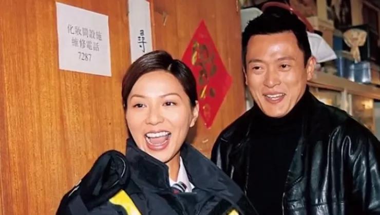 男星劈腿娶小20岁大学生，婚后却被多次出轨，网友：这就是报应