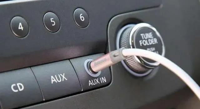 汽车上的aux插口怎样用,汽车上只有aux接口怎么用