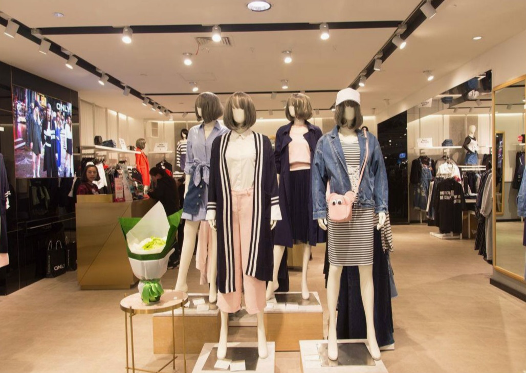 个人开服装店创业流程及时间,大学生创业服装店案例真实