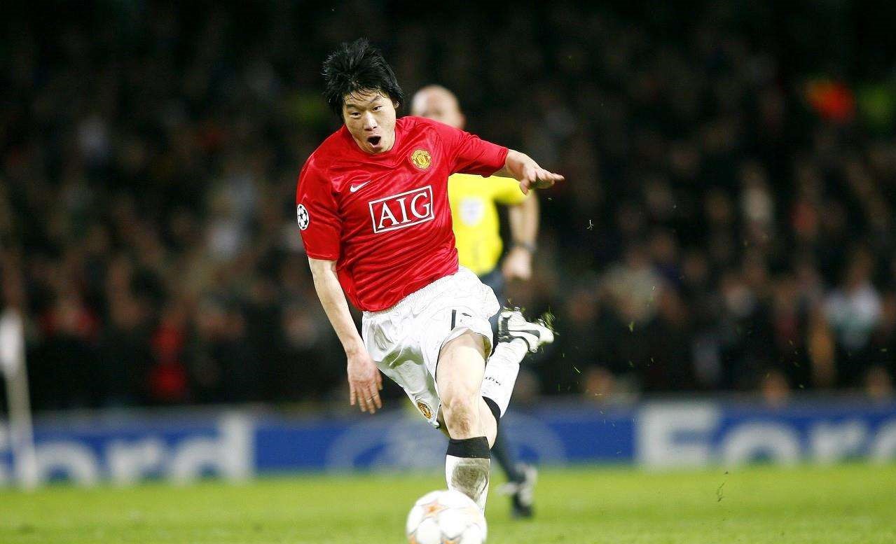 18岁少年被荷兰签约足球,中国18岁男足球员加盟欧洲