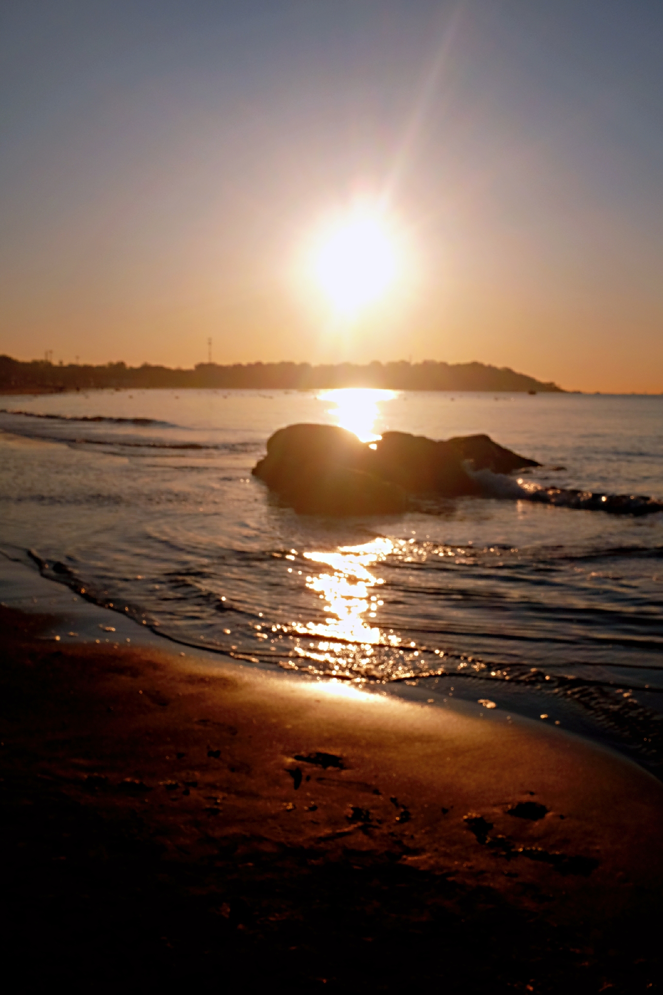到了北戴河之后怎么去海滨浴场,北戴河怪楼奇园景区今天可以玩吗