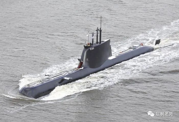 苍龙级潜艇指挥塔高度,潜艇指挥塔内部