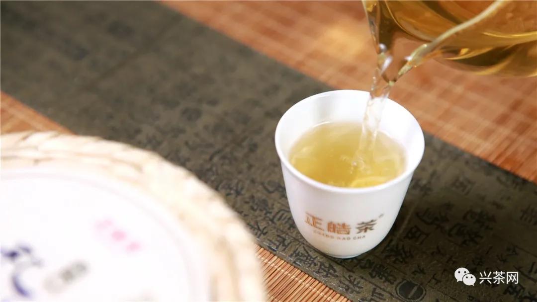 中茶七星班章孔雀沱茶,品鉴云孔雀班章沱茶