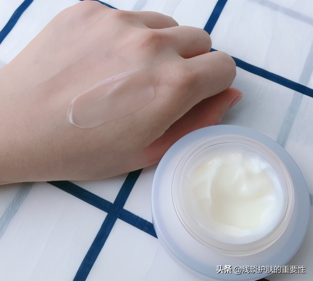 女士礼物高档实用水乳抗皱,送妈妈的礼物推荐40-50岁简单